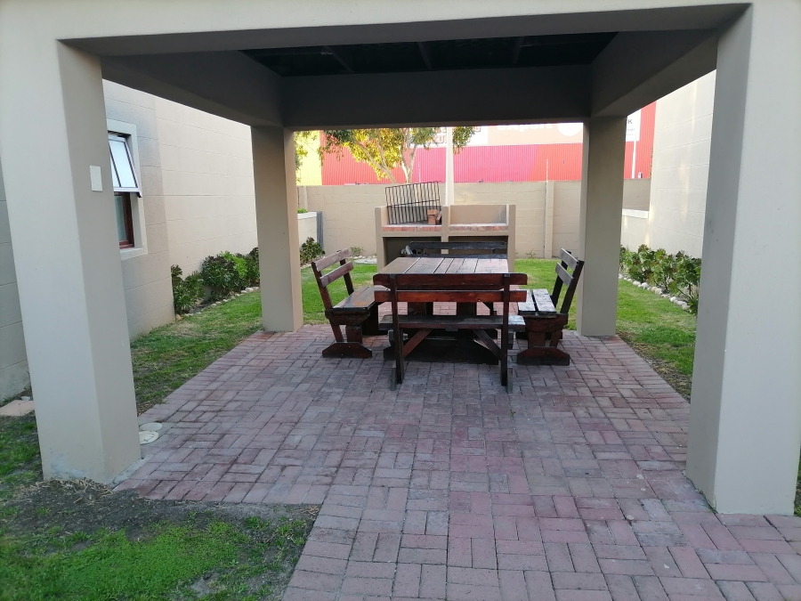 To Let 2 Bedroom Property for Rent in Parklands North Western Cape